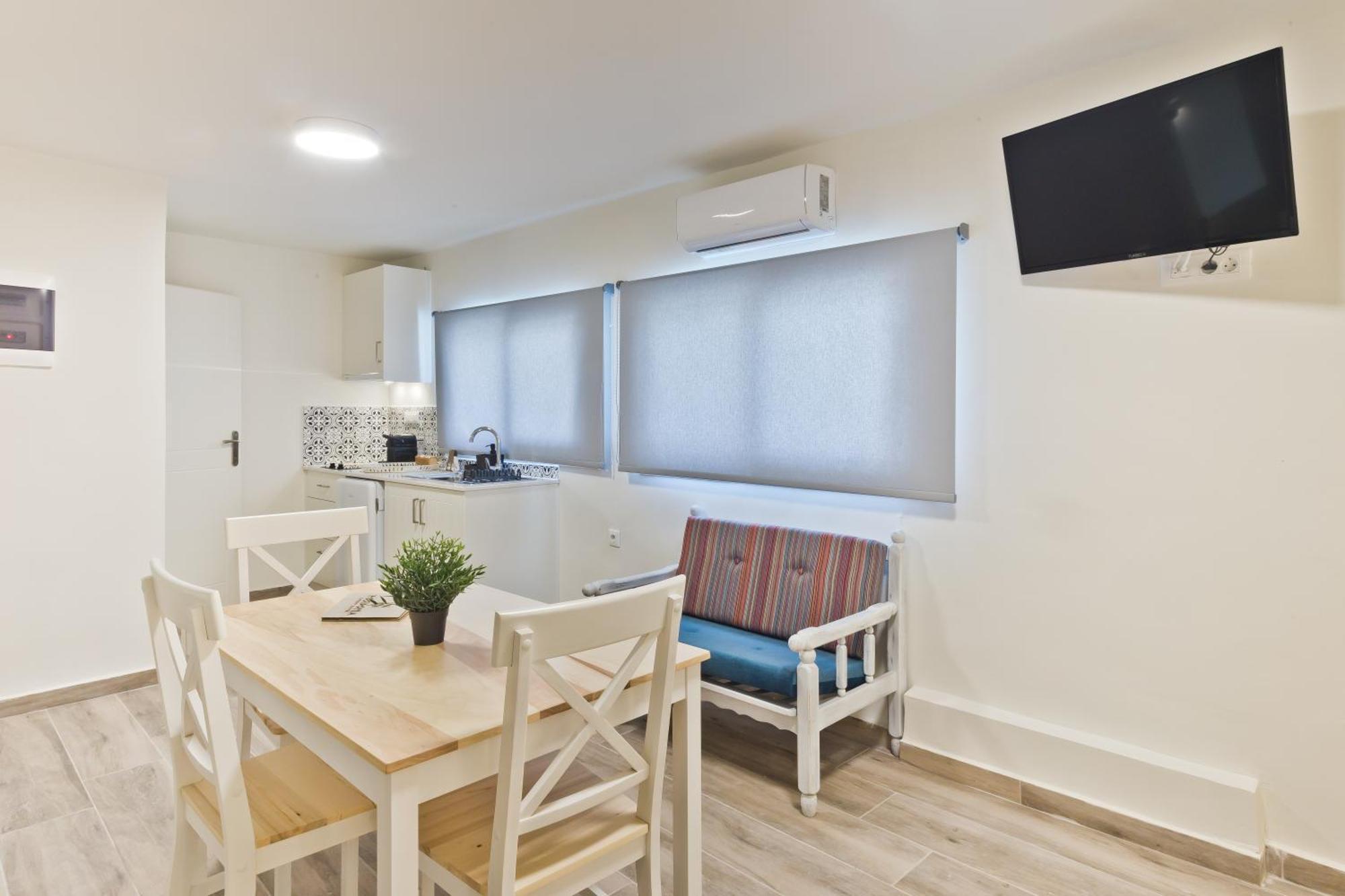 Posidonia Luxury Suites Karpathos Extérieur photo