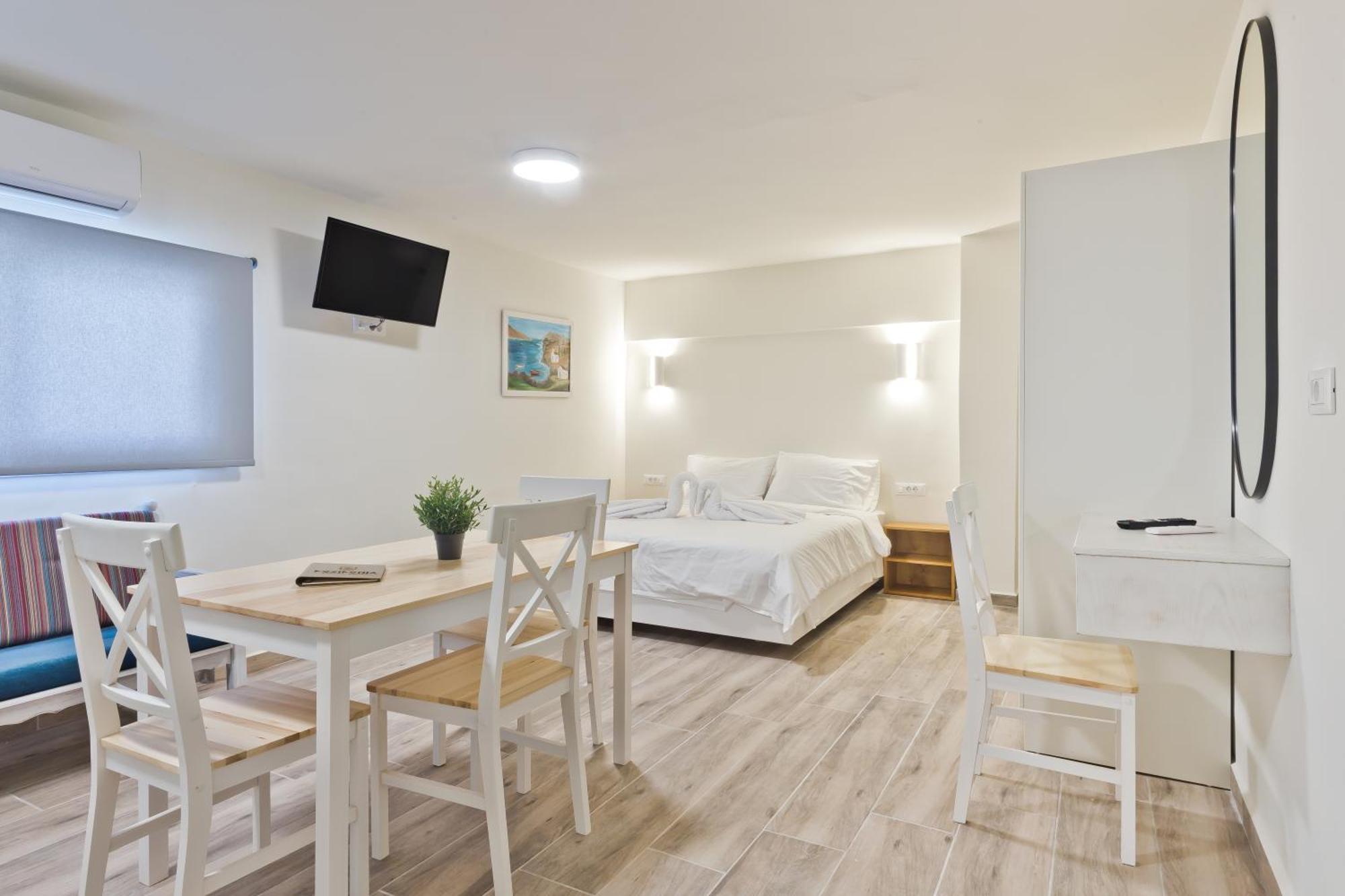 Posidonia Luxury Suites Karpathos Extérieur photo